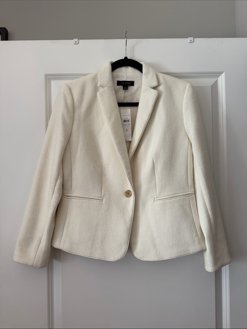 Ann Taylor Cream Textured Single-Button Blazer